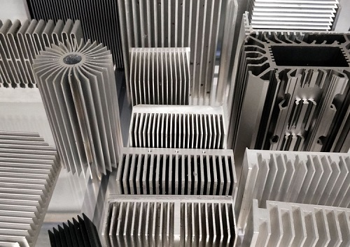 Aluminum profiles for shelves