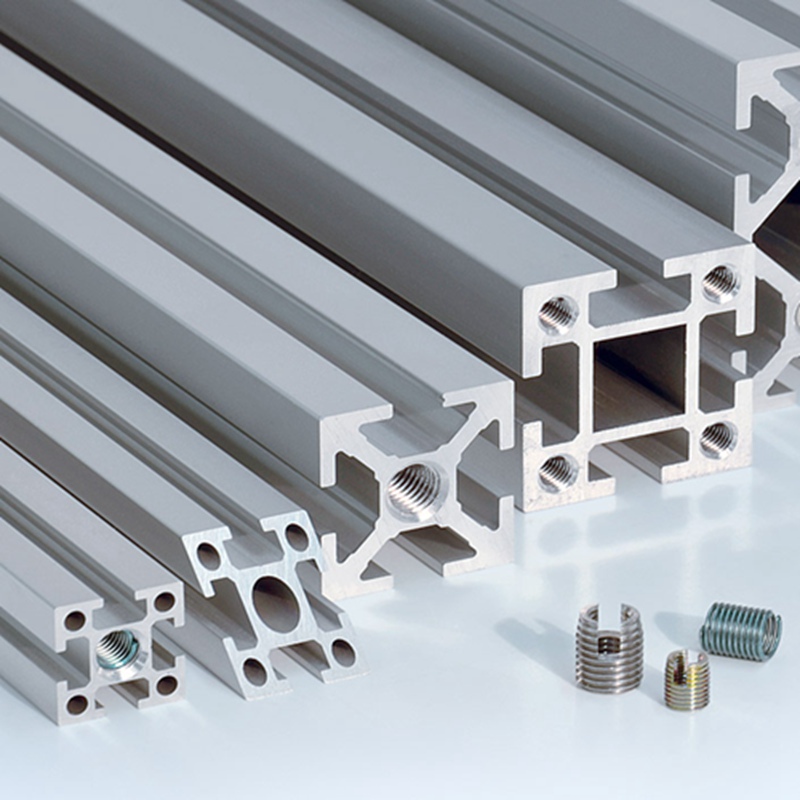 What are the characteristics of aluminum alloy extrusion forming method?