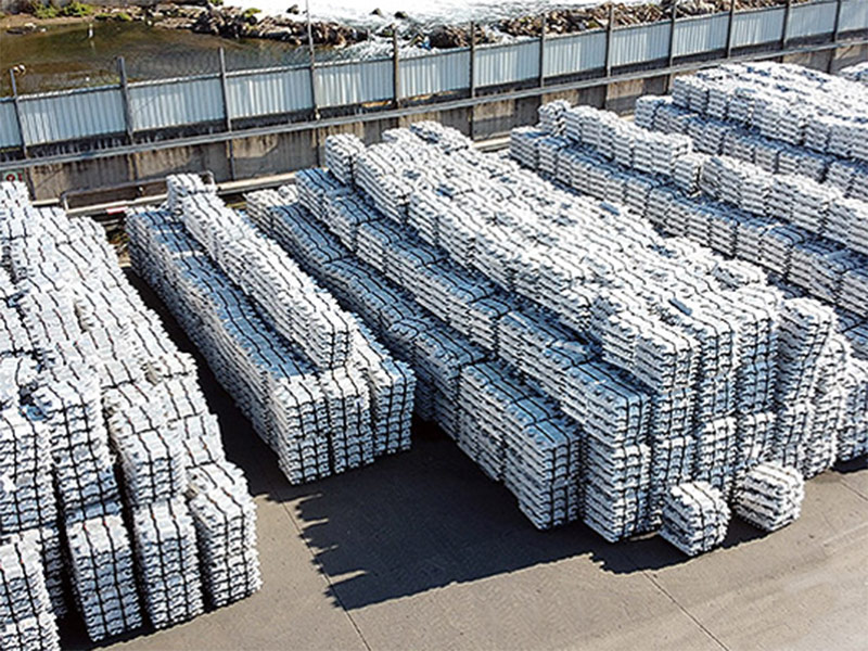 Aluminum prices hit multi-year highs as risk of supply disruptions in Russia increases